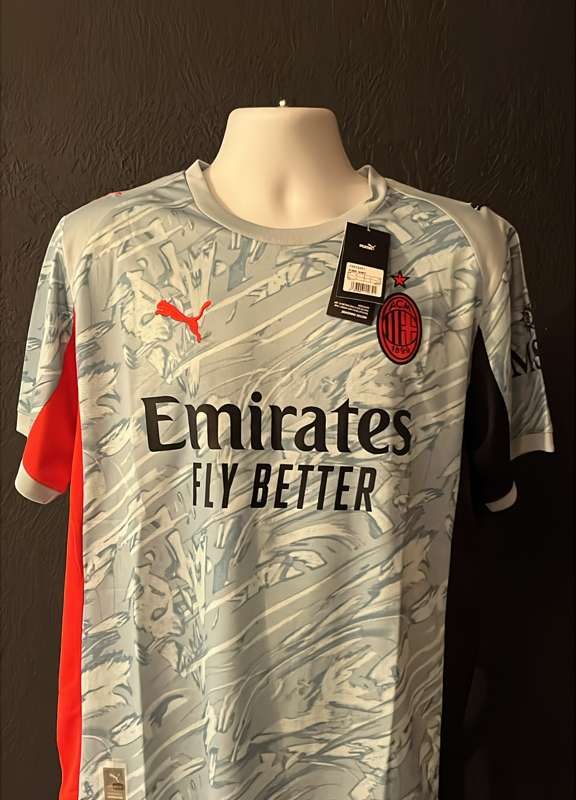 AC MILAN GOALKEEPER HOME 2025-26 JERSEY