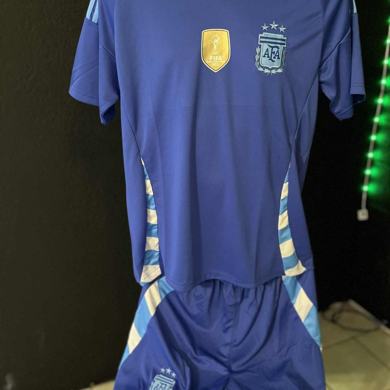 Replica